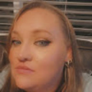 Meet your Posher, Casandra